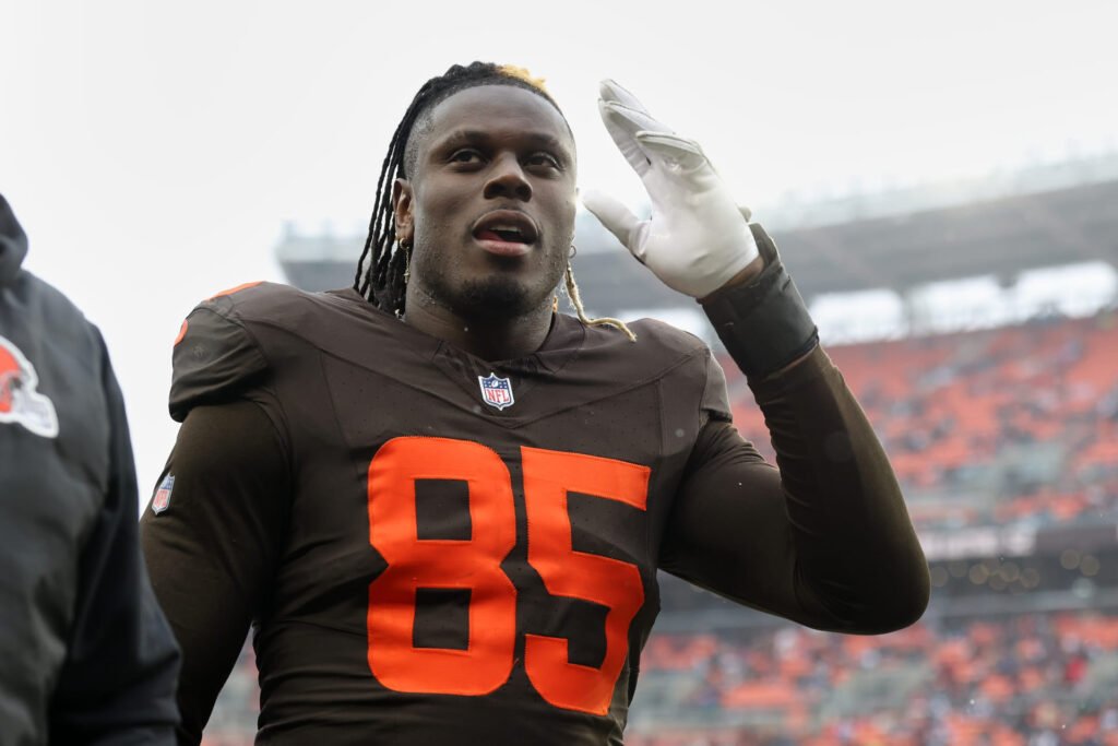 David Njoku shares true feelings about leaving Browns after 9 years while preparing for new start with Chargers