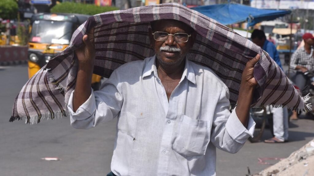Heatwave alert in Nandyal, Kurnool till May 26; Collectors order water, ORS at public places