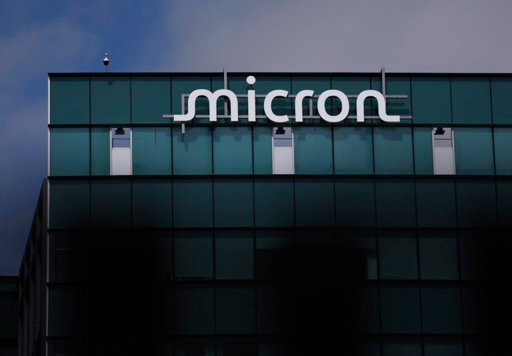 Micron’s stock gets a boost. Are Samsung’s problems helping?