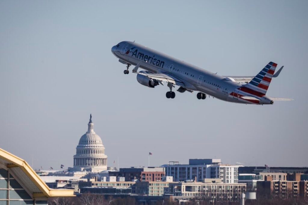Starlink signs a new airline customer as it races to be the top in-flight internet provider