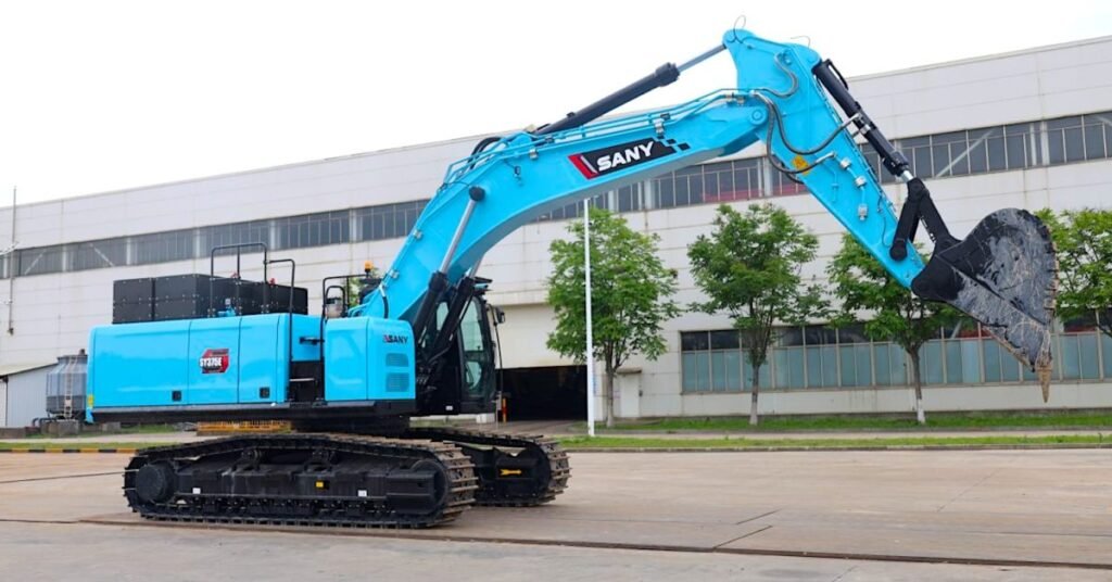 SANY SY375E excavator packs a SWAPPABLE 550 kWh battery