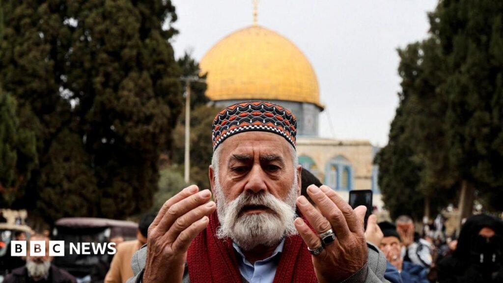 Status quo at Jersualem’s al-Aqsa compound under threat as Israeli nationalists flout rules