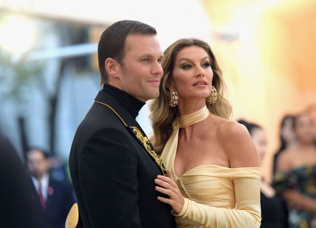 NFL insider drops 1-word reaction on Tom Brady getting snubbed by ex-wife Gisele Bündchen in Father’s Day post