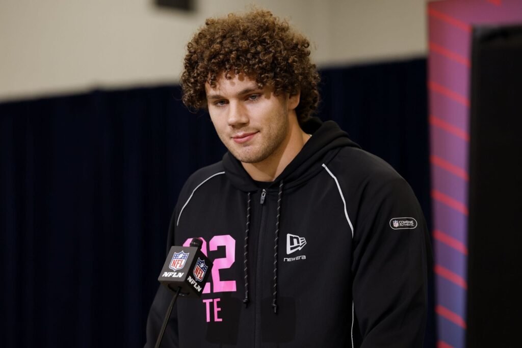 Browns TE Joe Royer’s romantic TikTok with then-minor GF resurfaces as couple’s age difference narrative goes viral