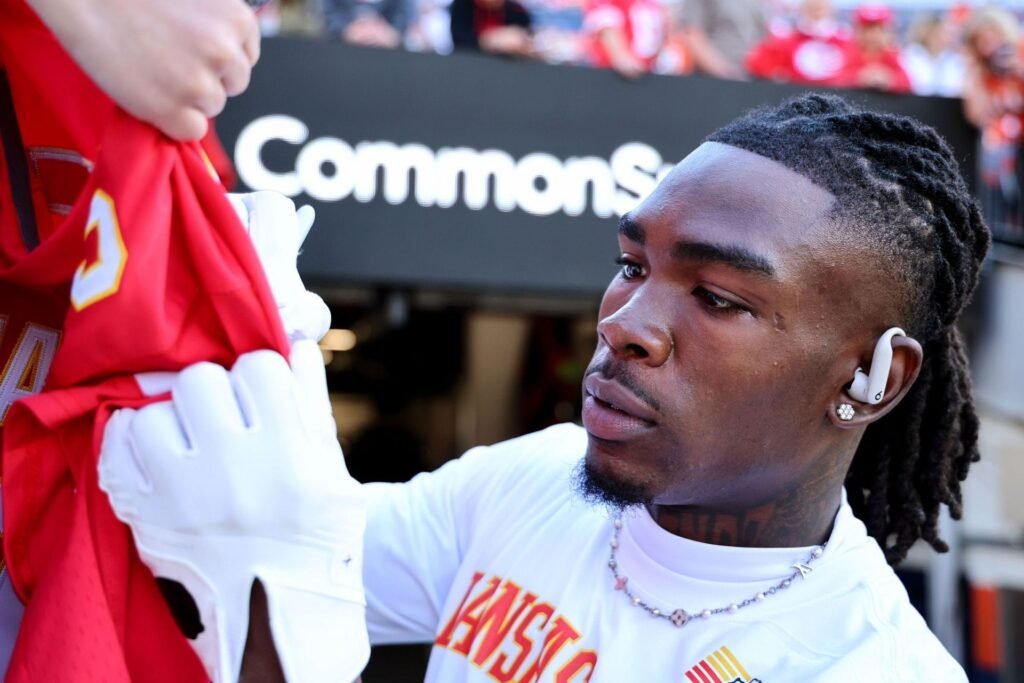 NFL fans react as Rashee Rice runs away from cameras after being released from jail