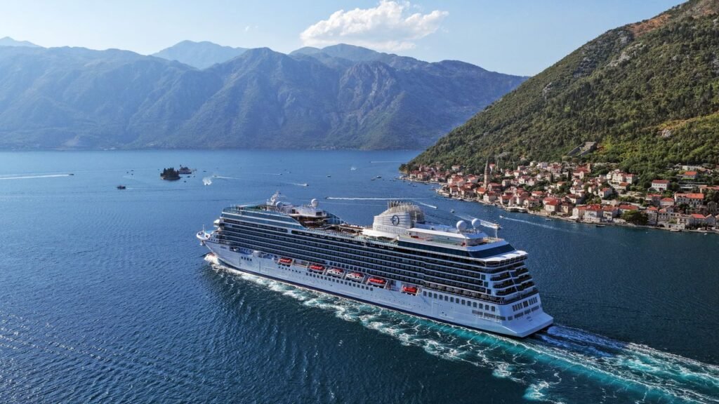What Cruise Line to Sail on If You’re Traveling Solo