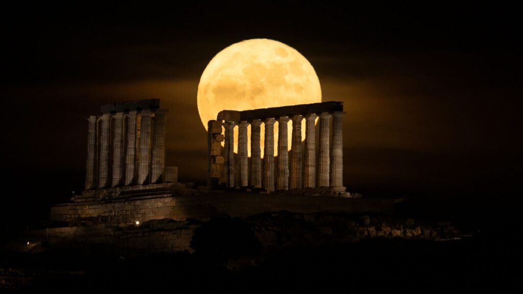 May’s Blue Moon wows stargazers worldwide — see these stunning photos of the smallest full moon of 2026