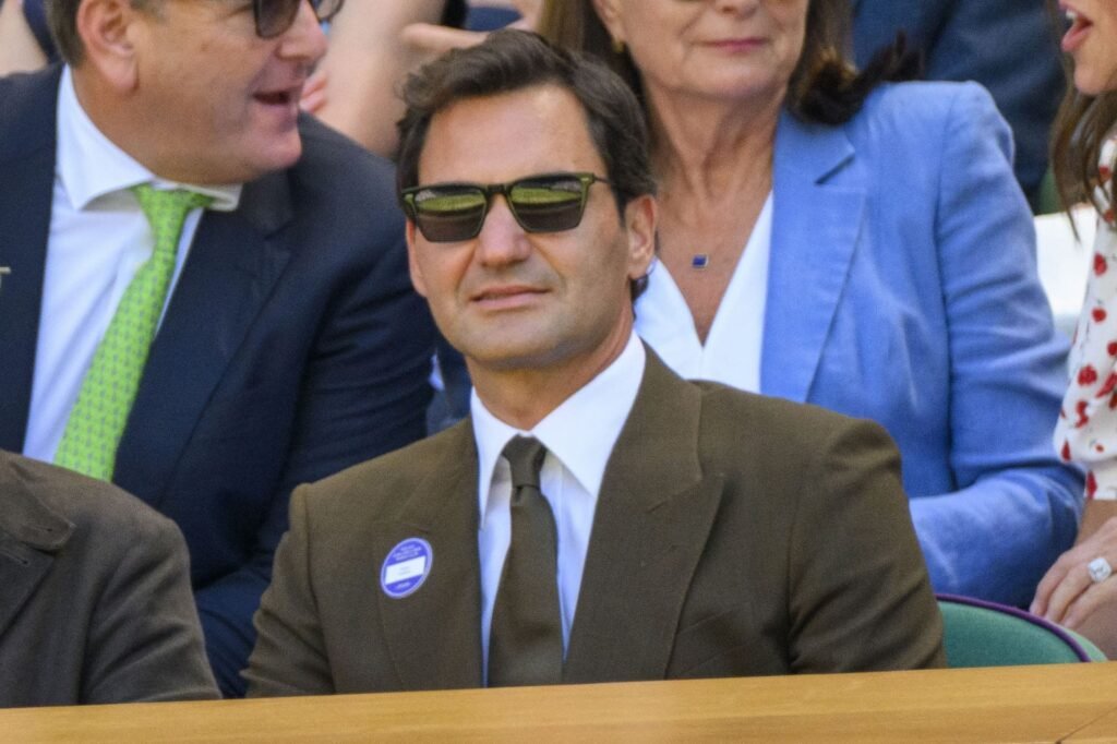 Massive fire breaks out at Roger Federer-attended party, 2 women escorted out in Wimbledon disaster: Reports