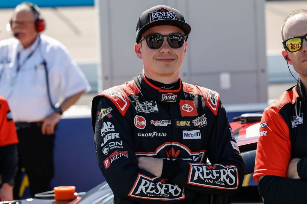 Christopher Bell admits he’s “so guilty” of replying to texts late, backs read receipts for everyone