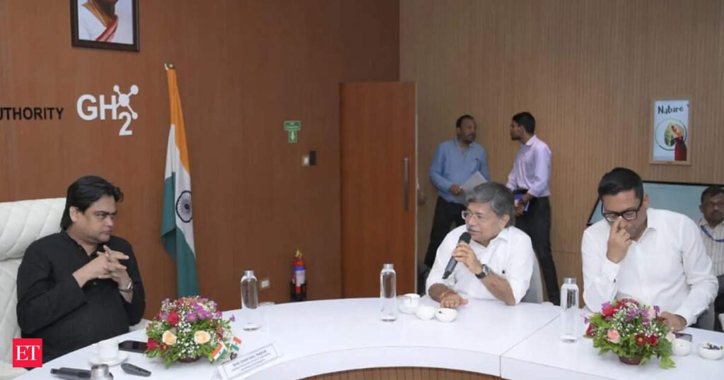 MoS Shantanu Thakur reviews Deendayal Port’s performance, infrastructure and green initiatives
