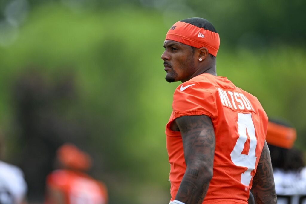 NFL fans mock Browns QB for throwing back-to-back picks at camp
