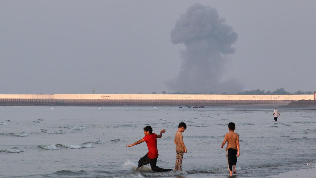 US ‘reinstating’ Hormuz blockade, will charge 20% on cargo