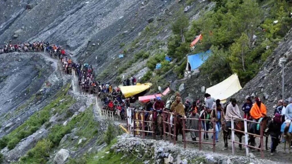 Weather puts a pause on Amarnath Yatra | India News