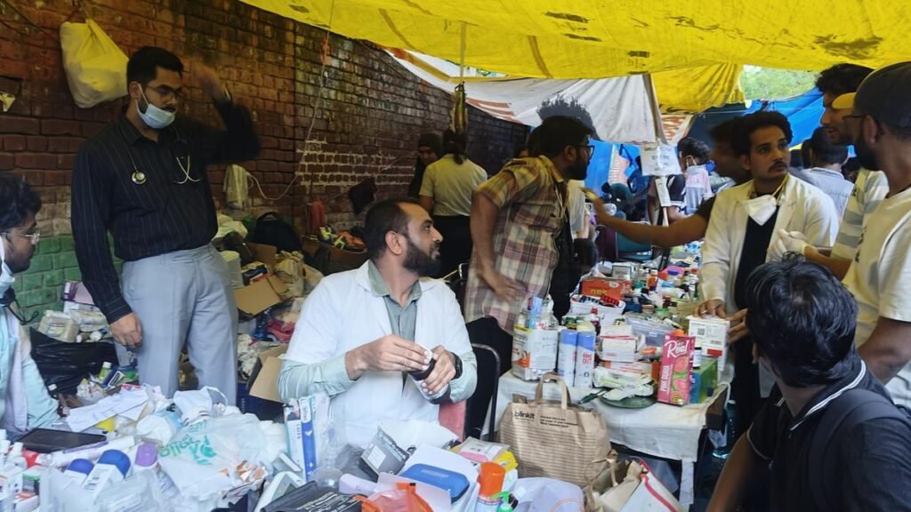 Protesters at Jantar Mantar find relief at free clinics set up by doctors