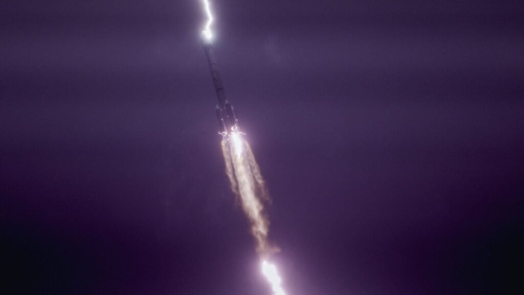 Epic photo captures lightning striking a Chinese rocket during liftoff