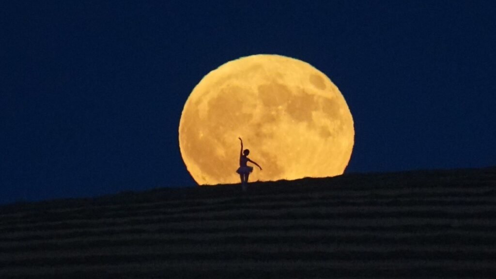 July full moon delights skywatchers worldwide. Here are our top photos of the majestic Buck Moon