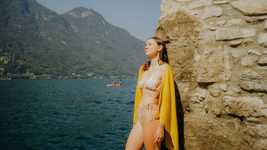 Tourists in Varenna face fines for not covering bikinis off the beach