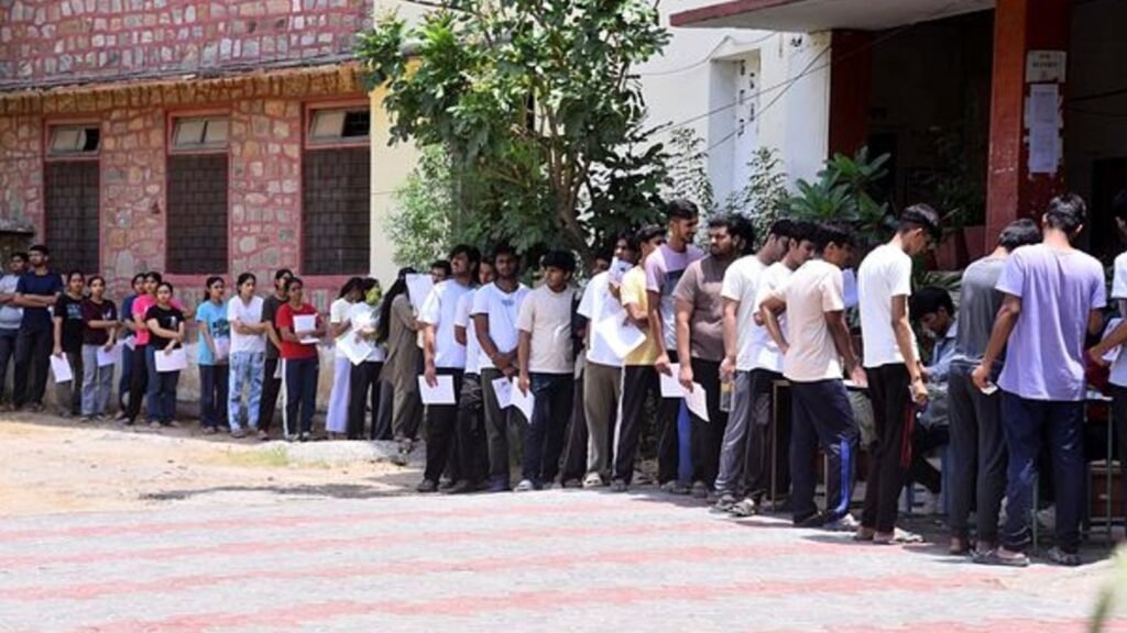 DU receives over 1.9 lakh applications for UG admissions; first allotment list on July 16 | Education News