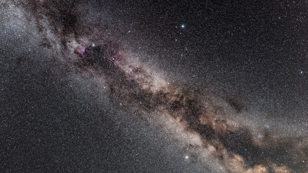 The easiest way to learn the summer night sky starts with these 3 stars