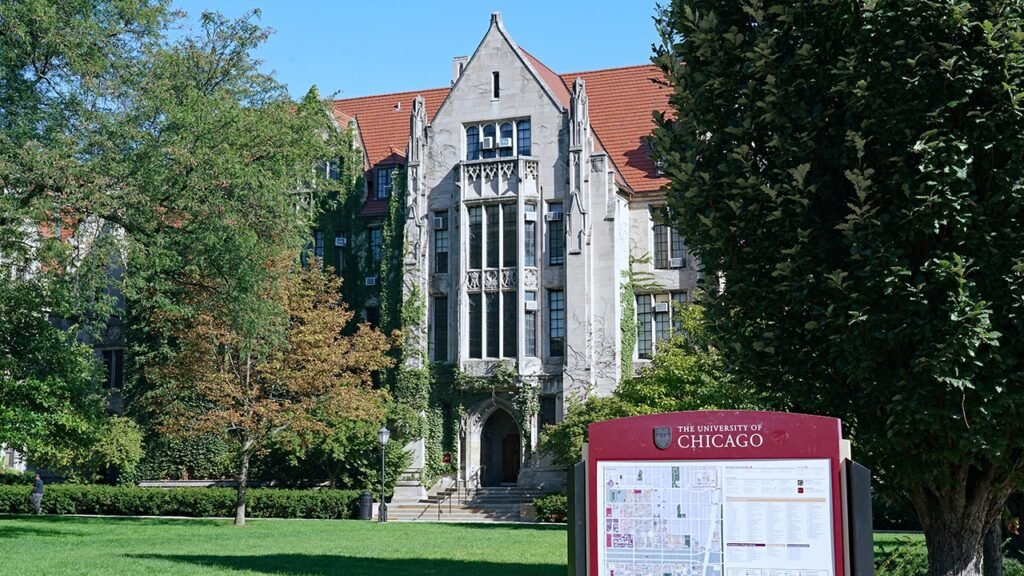 University of Chicago campus shooting kills 2 inside vehicle, police say