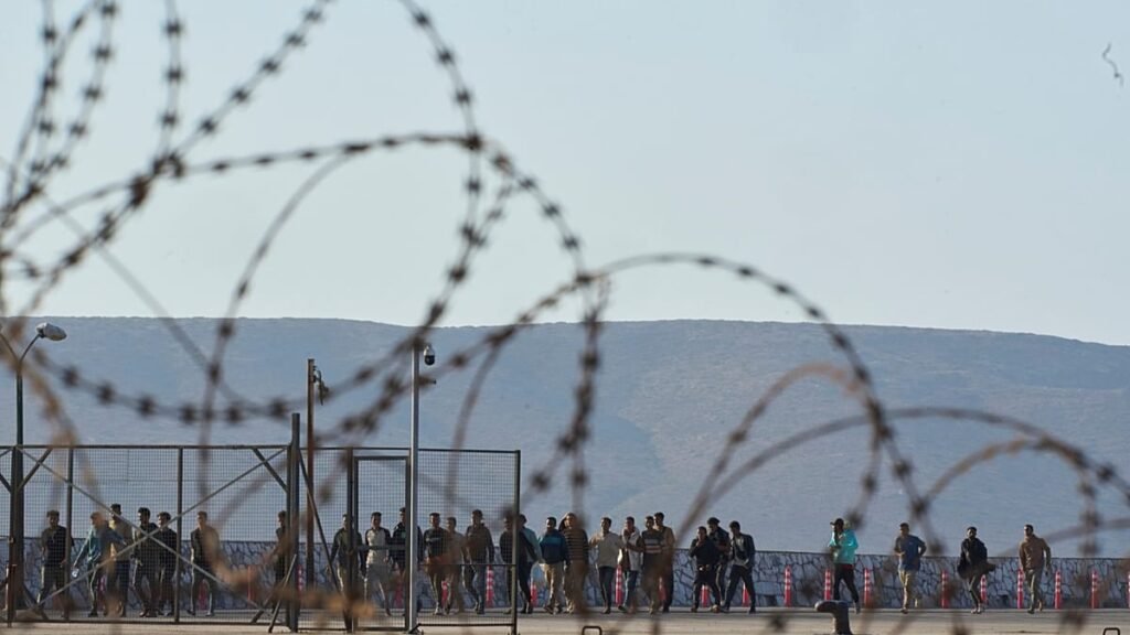 Migrant flows to Greece down 34% in 2026, maritime affairs minister says