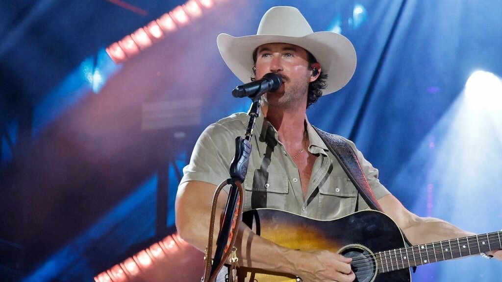 Riley Green drops acoustic TikTok performance of ‘Bartender in Destin’ and fans can’t get enough