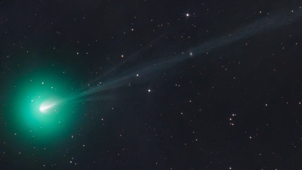 Green comet caught soaring over Namibia photo of the day for Aug. 12, 2026